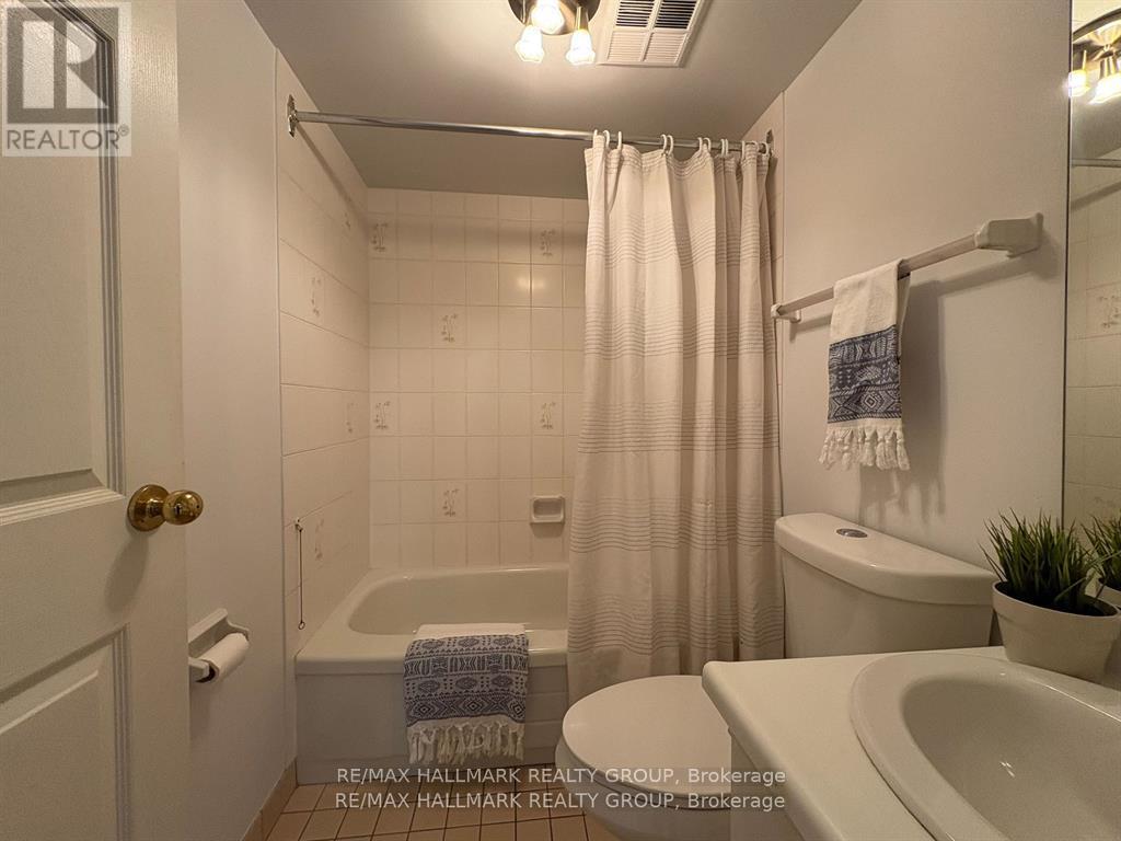 Photo 8 of 605 2019 Carling Avenue, Ottawa ON