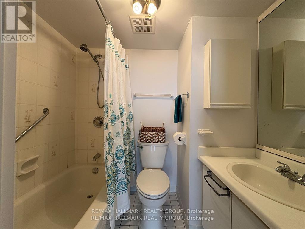 Photo 1 of 605 2019 Carling Avenue, Ottawa ON