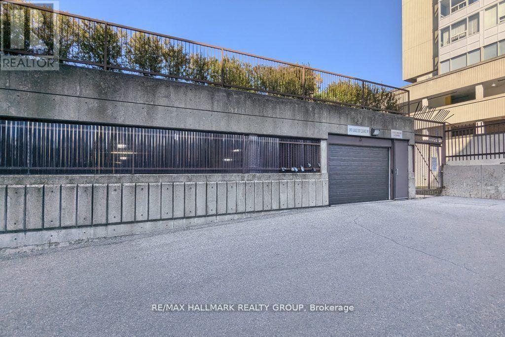 Photo 26 of 605 2019 Carling Avenue, Ottawa ON
