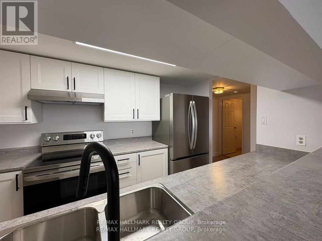 Photo 13 of 605 2019 Carling Avenue, Ottawa ON