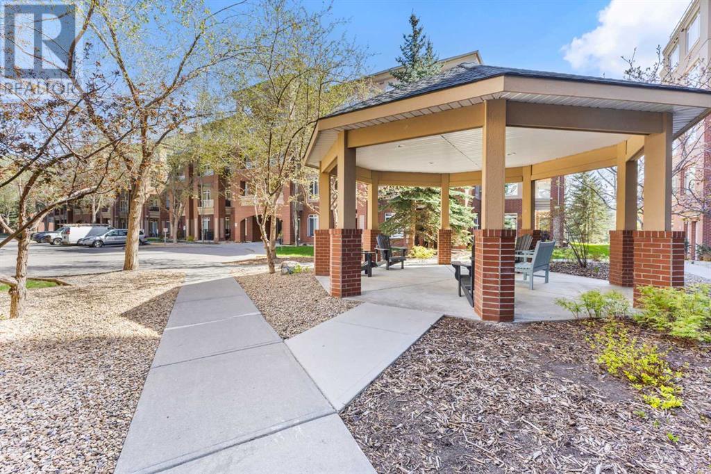 Single Family House for Sale in   Hemlock Crescent SW Spruce Cliff Calgary 