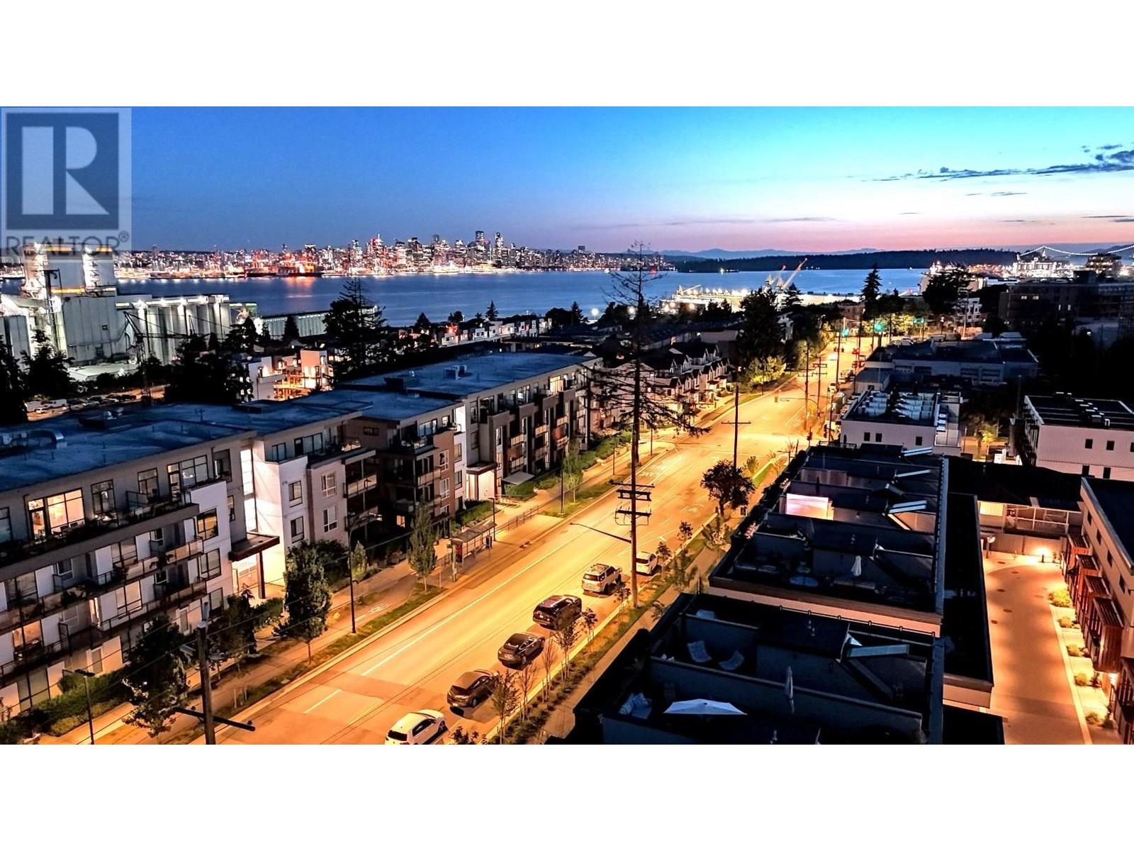 Photo 1 of 6 632 E 3rd Street, North Vancouver BC
