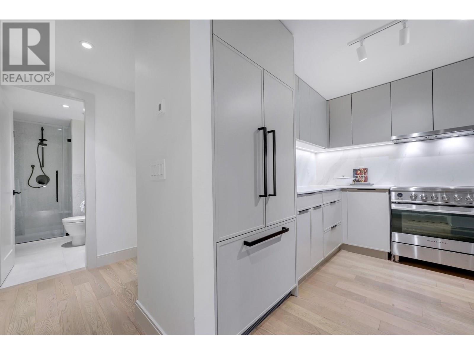 Photo 13 of 6 632 E 3rd Street, North Vancouver BC