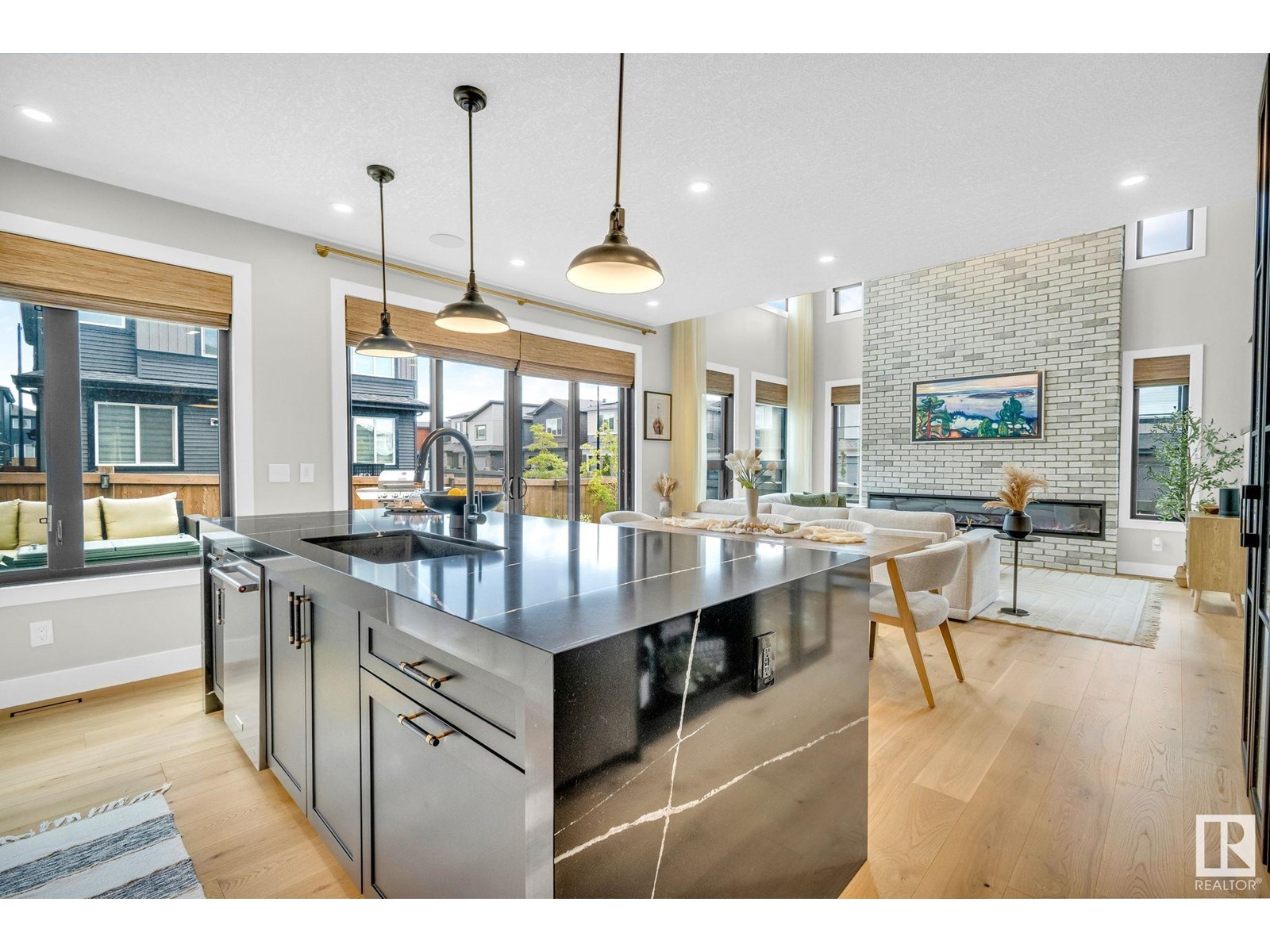 Photo 9 of 5548 Kootook Dr Sw Sw, Edmonton AB