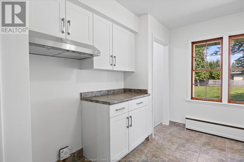 Photo 4 of 3985 Dougall Ave, Windsor ON