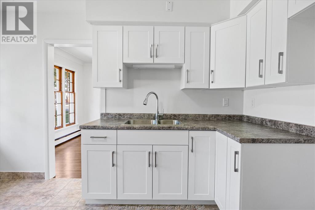 Photo 21 of 3985 Dougall Ave, Windsor ON