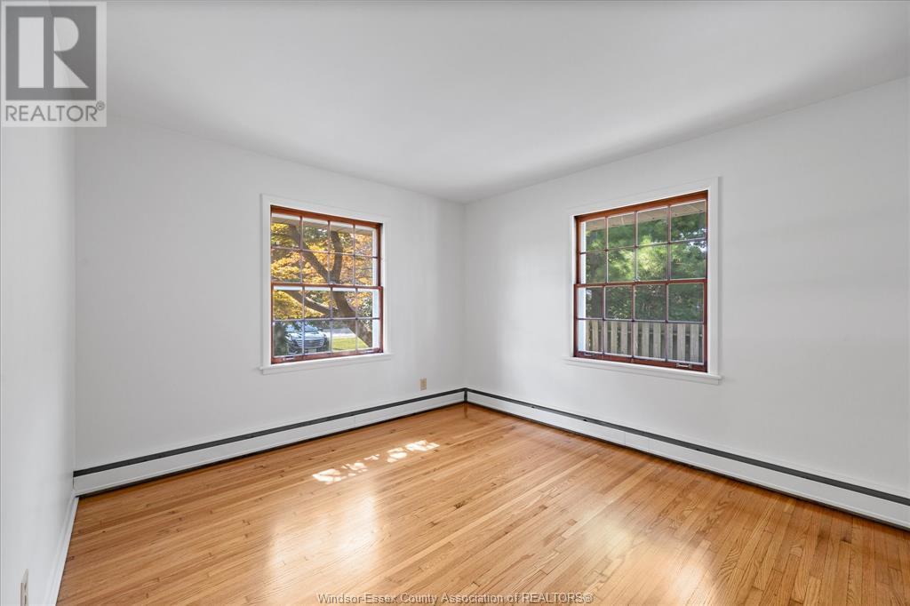 Photo 22 of 3985 Dougall Ave, Windsor ON