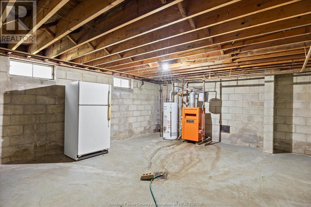 Photo 18 of 3985 Dougall Ave, Windsor ON