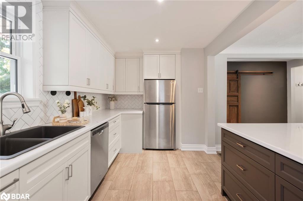Photo 10 of 205 Wellington Street E, Barrie ON