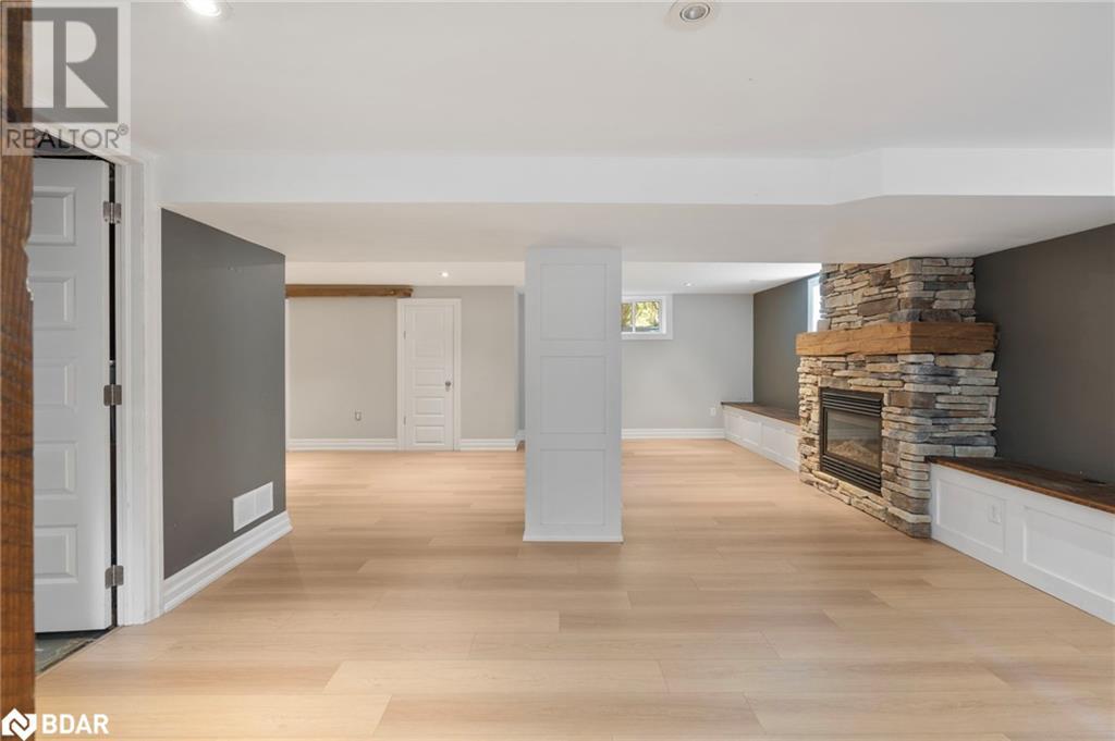 Photo 17 of 205 Wellington Street E, Barrie ON
