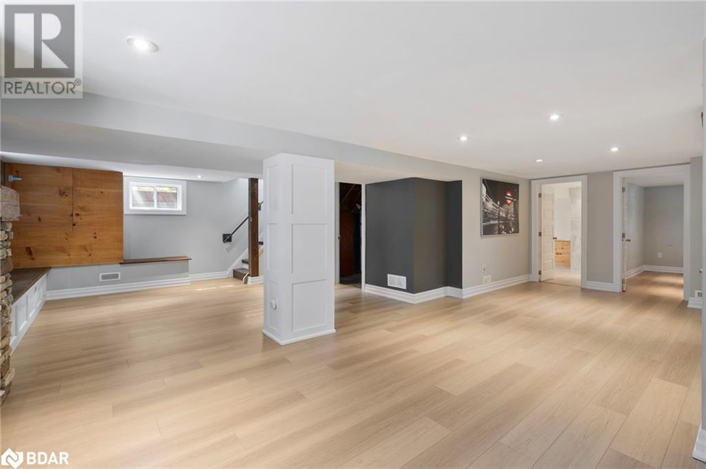 Photo 18 of 205 Wellington Street E, Barrie ON