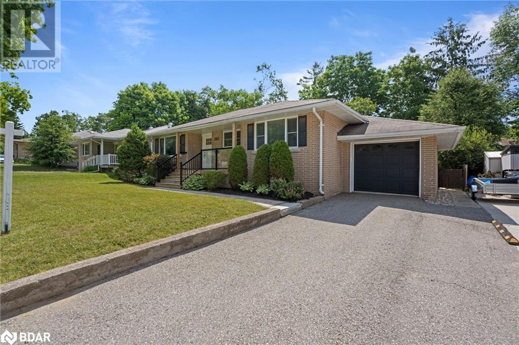 Photo 2 of 205 Wellington Street E, Barrie ON