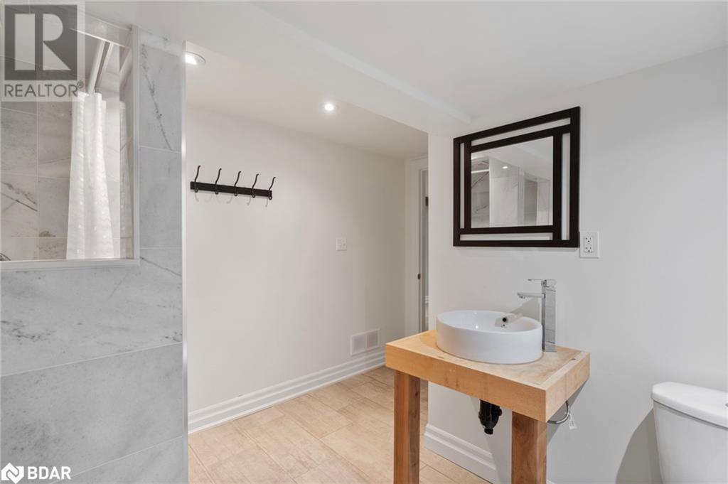 Photo 23 of 205 Wellington Street E, Barrie ON