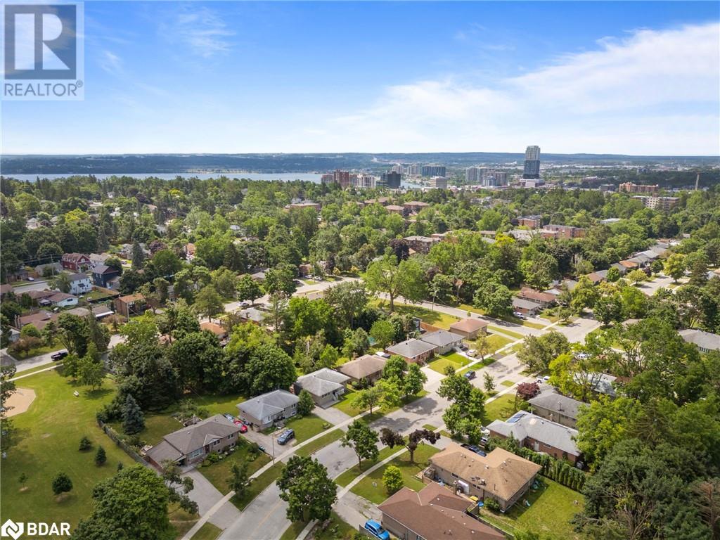 Photo 31 of 205 Wellington Street E, Barrie ON