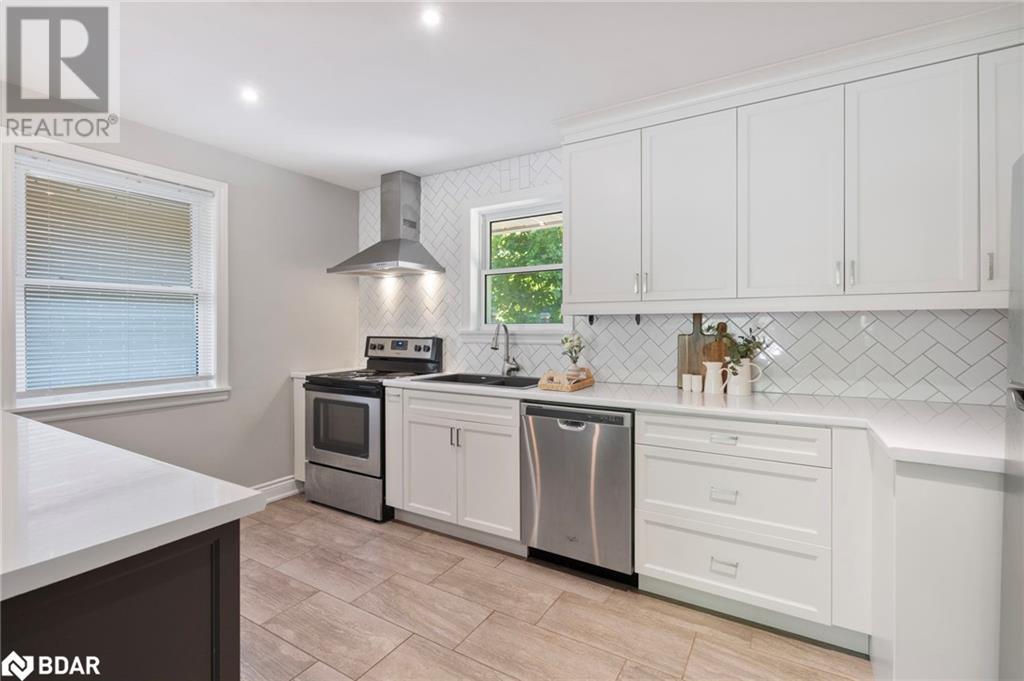 Photo 8 of 205 Wellington Street E, Barrie ON