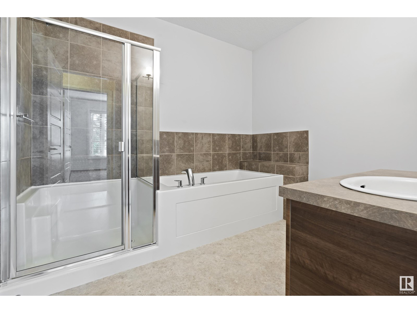 Photo 13 of 115 2588 Anderson Wy Sw, Edmonton AB