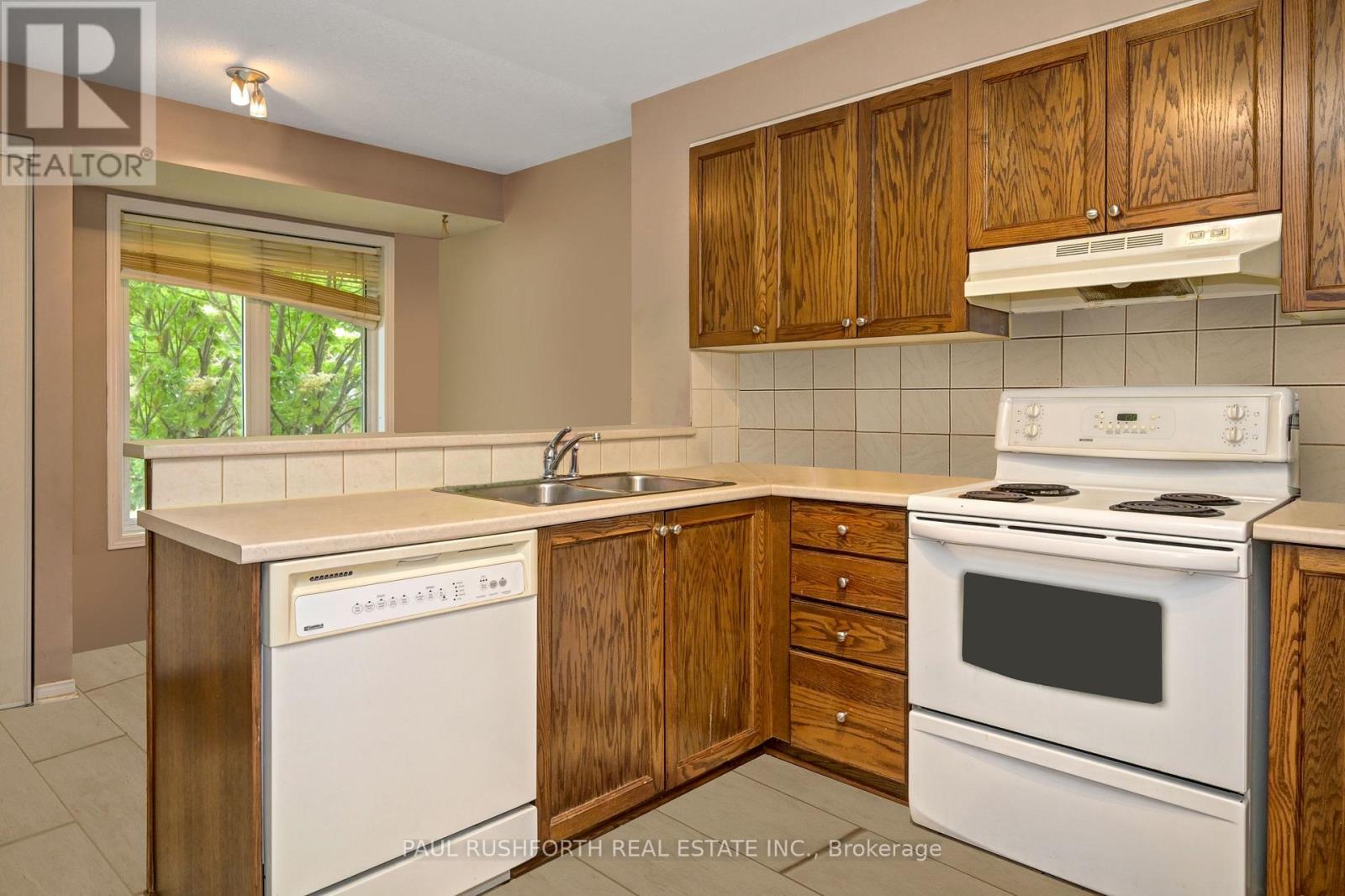 Photo 3 of 2232 Bois Vert Place, Ottawa ON