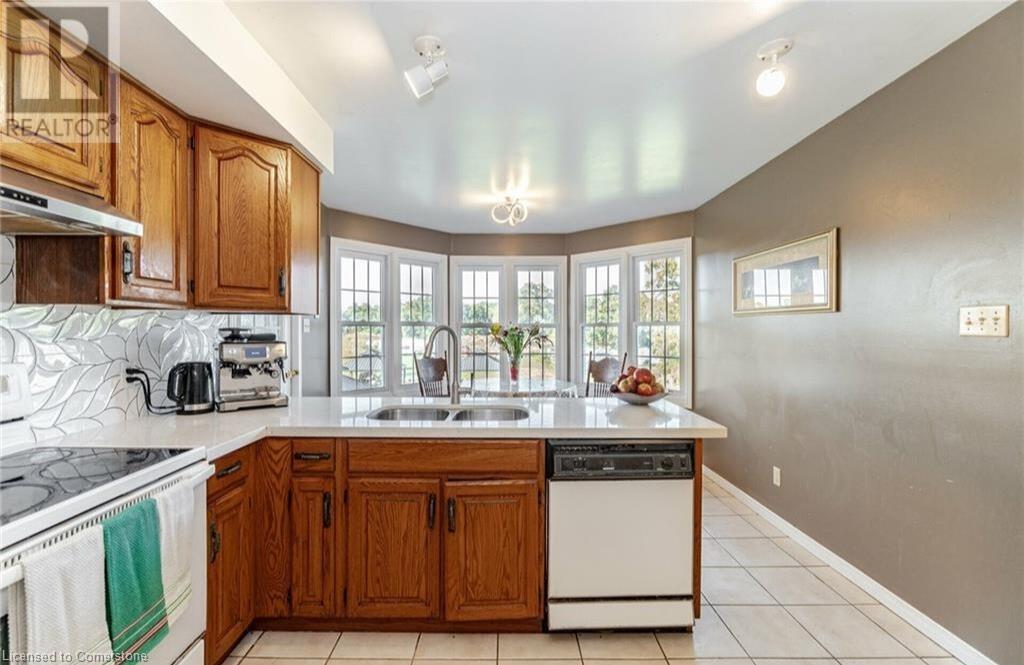 Photo 17 of 8299 Concession 2 Rd, West Lincoln ON