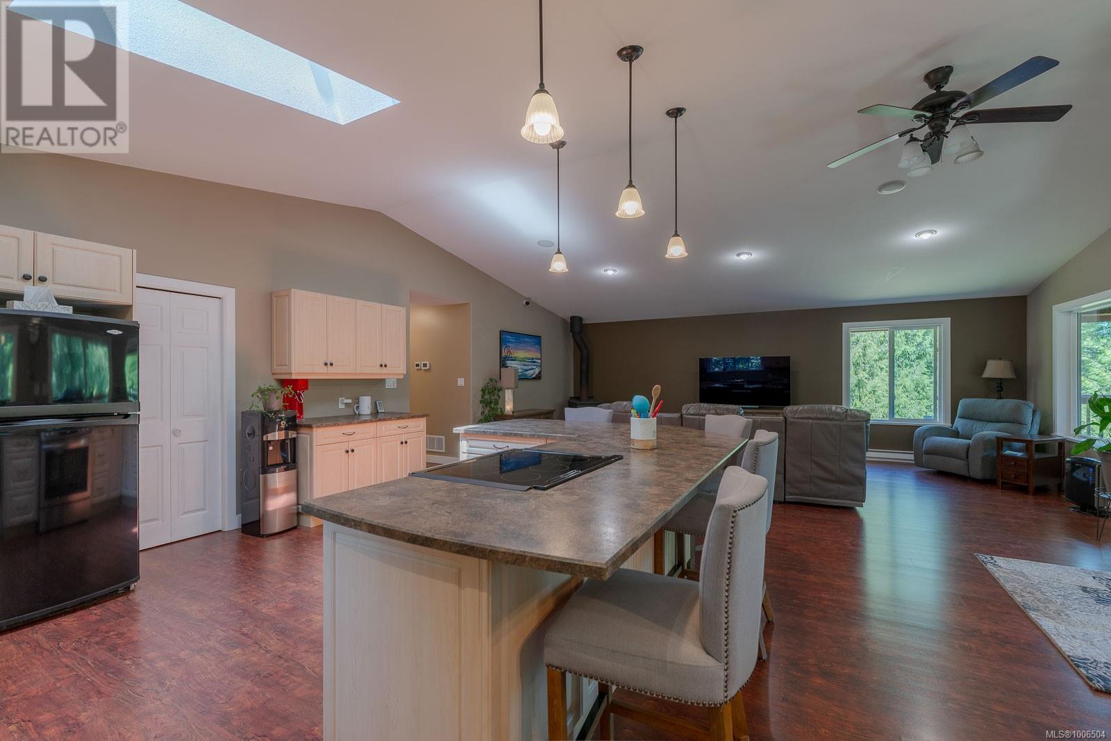 Photo 10 of 1890 Pierce Way, Qualicum Beach BC