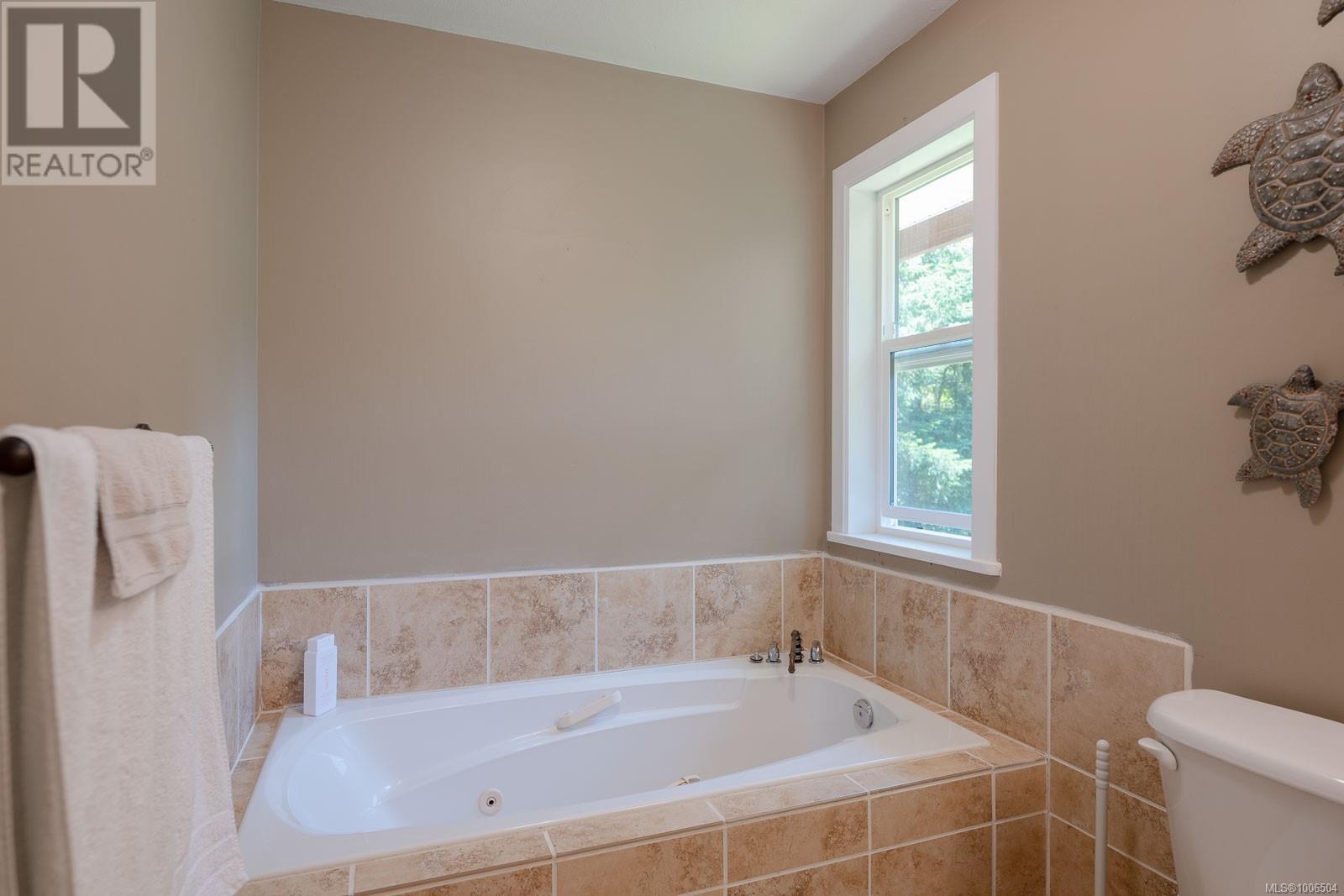 Photo 25 of 1890 Pierce Way, Qualicum Beach BC