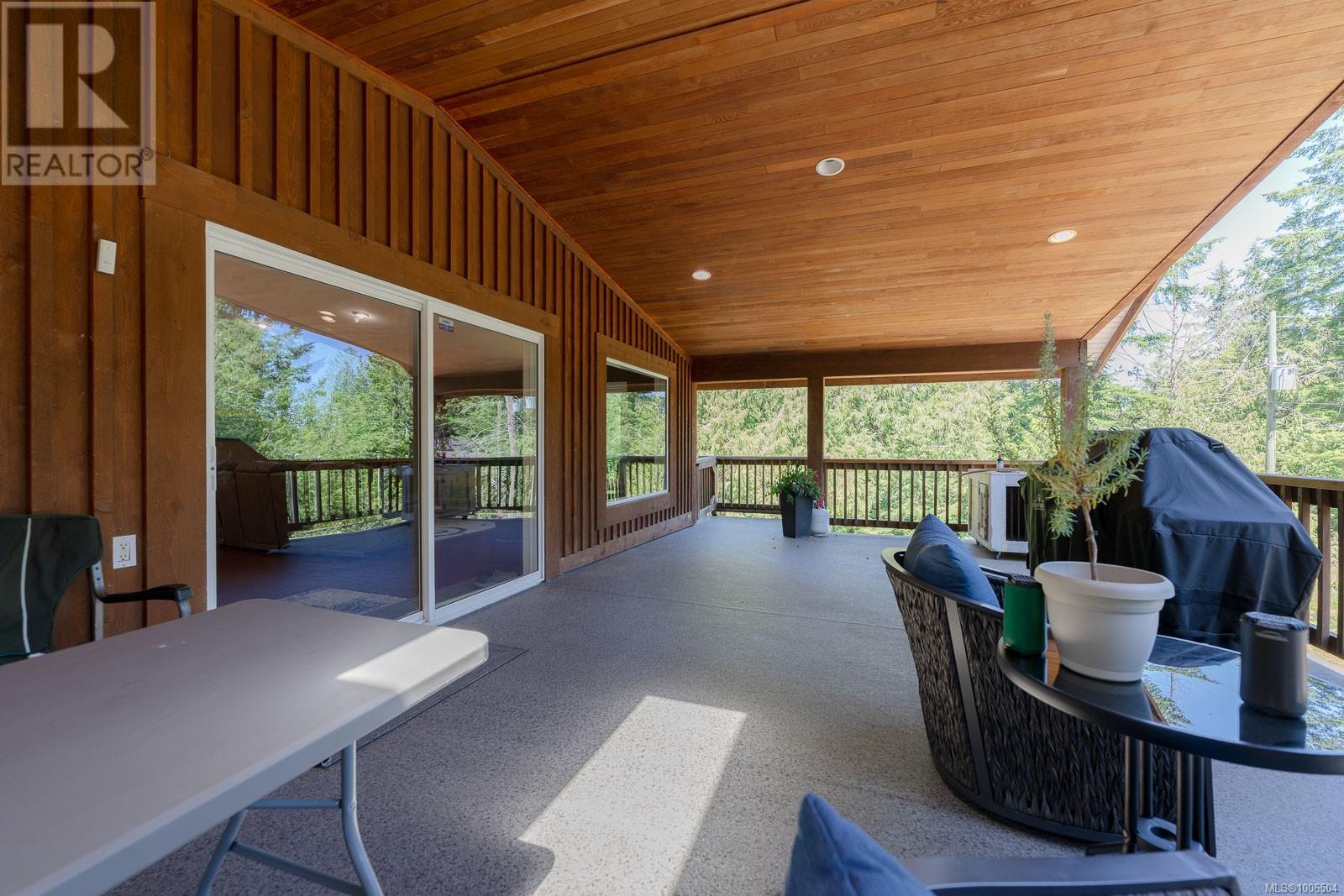 Photo 7 of 1890 Pierce Way, Qualicum Beach BC