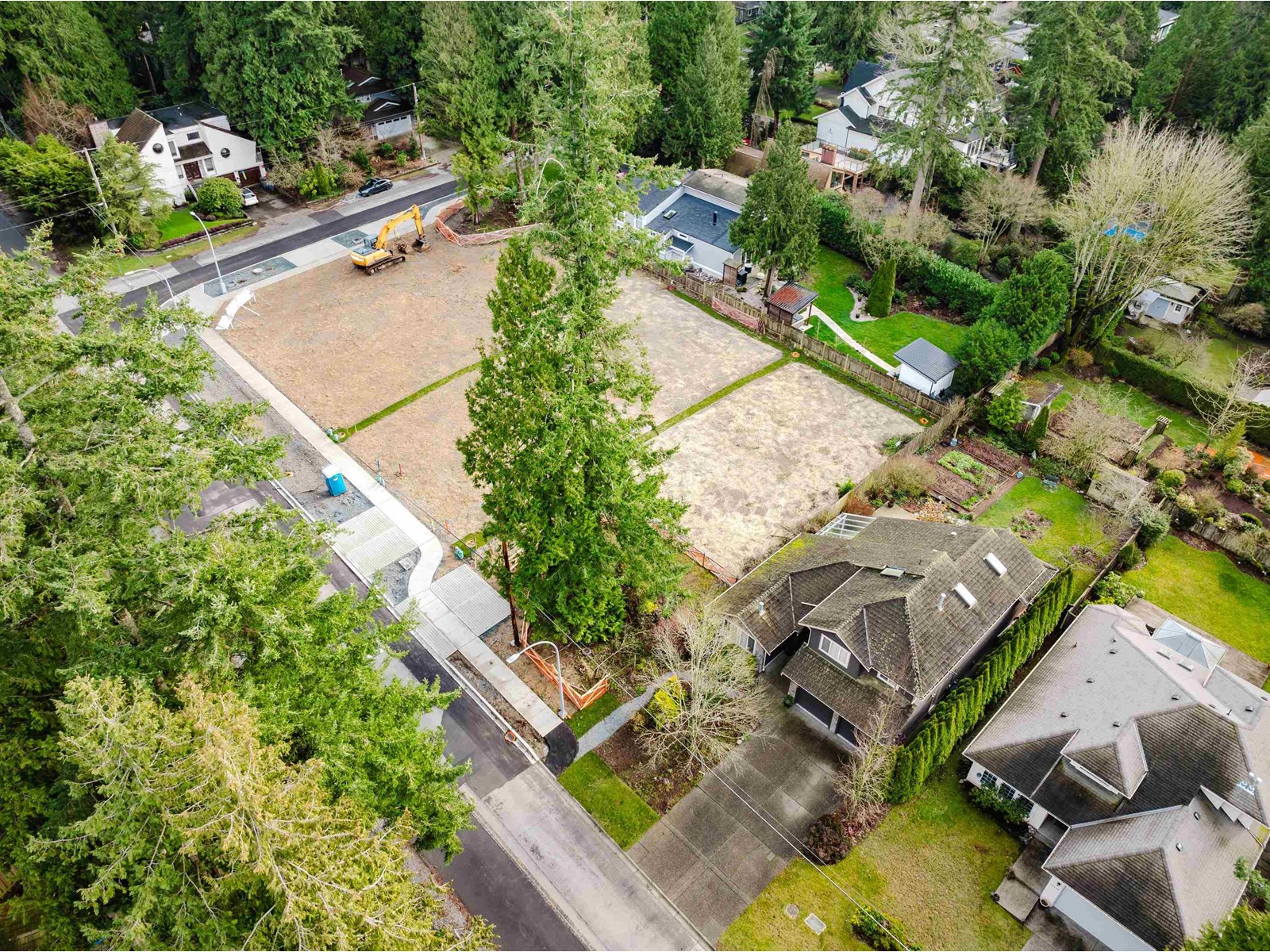 Photo 1 of 2499 124 B Street, Surrey BC