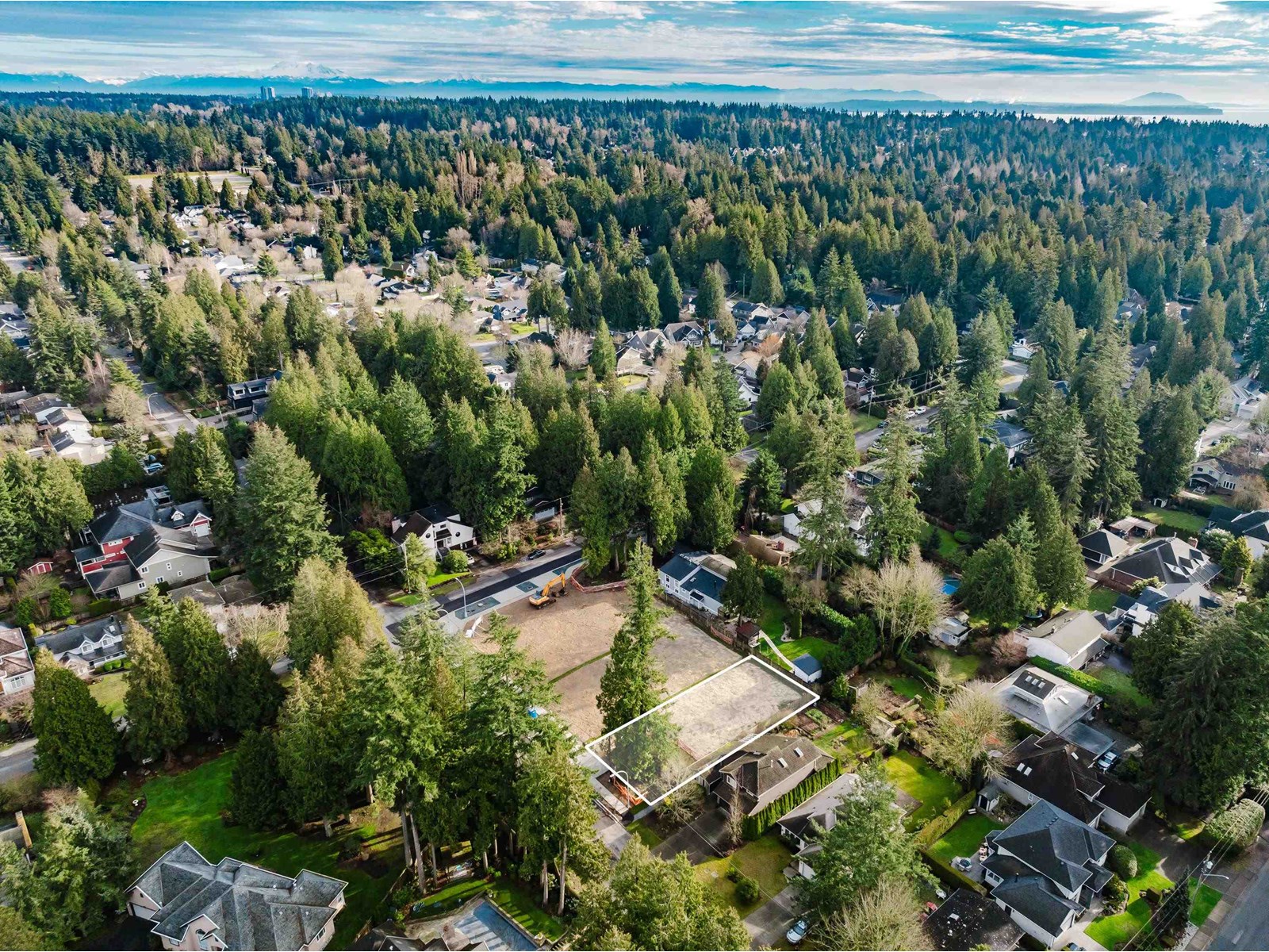 Photo 12 of 2499 124 B Street, Surrey BC