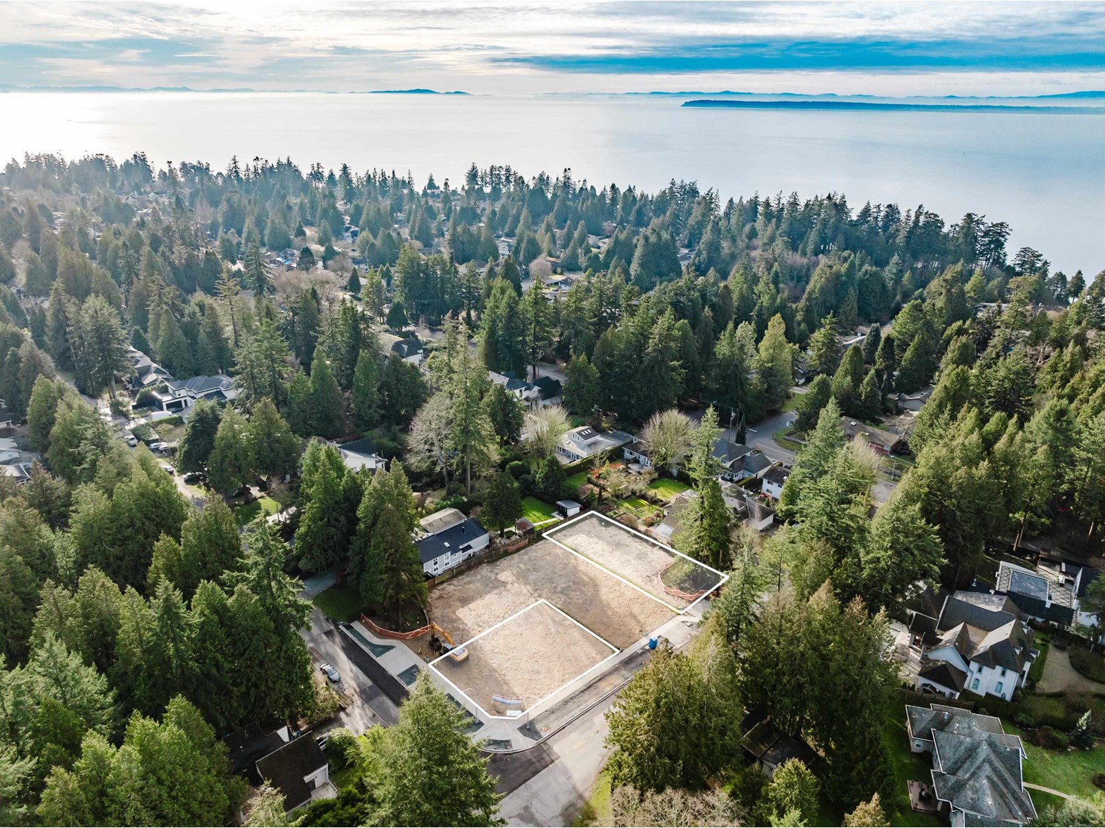 Photo 11 of 12442 25 Avenue, Surrey BC