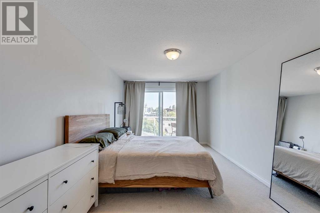 Single Family House Multi-level for Sale in    Avenue SW South Calgary Calgary 