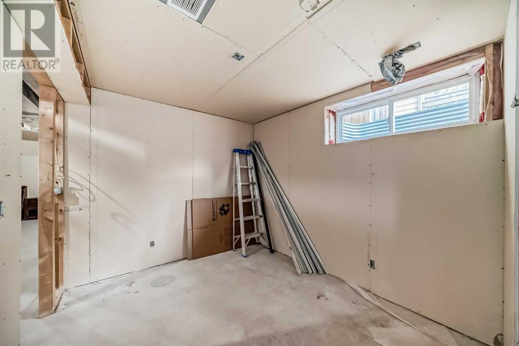 Single Family House for Sale in  Taradale Drive NE Taradale Calgary 