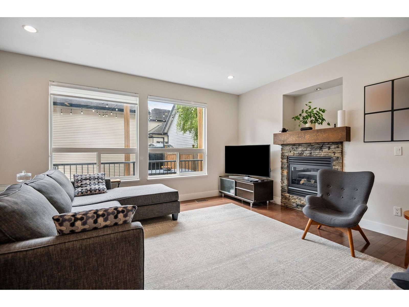 Photo 5 of 14528 60 Avenue, Surrey BC