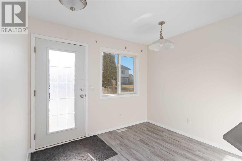 Photo 3 of 26 187 Millennium Gate, Fort Mcmurray AB