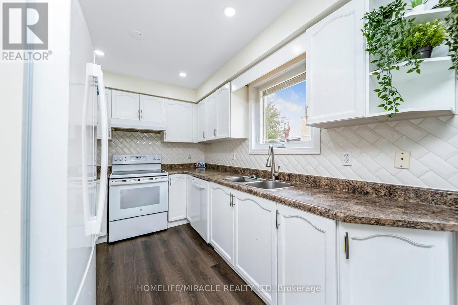 Photo 39 of 24 Chiccony Court, New Tecumseth ON