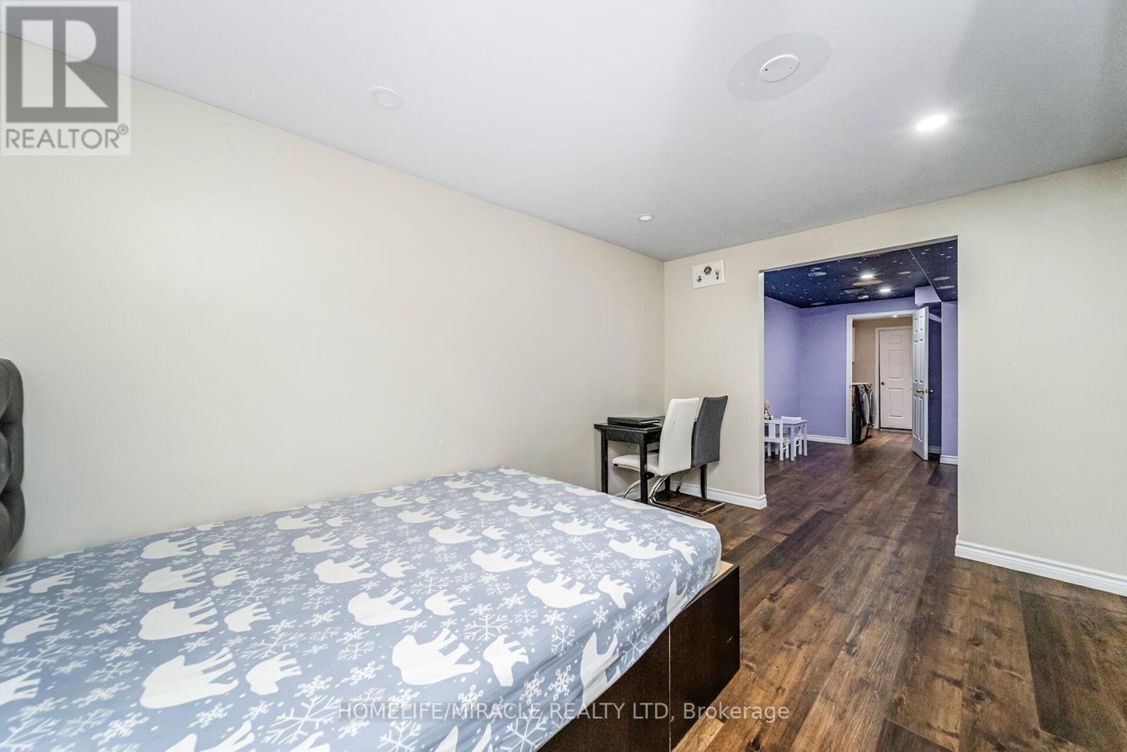 Photo 4 of 24 Chiccony Court, New Tecumseth ON
