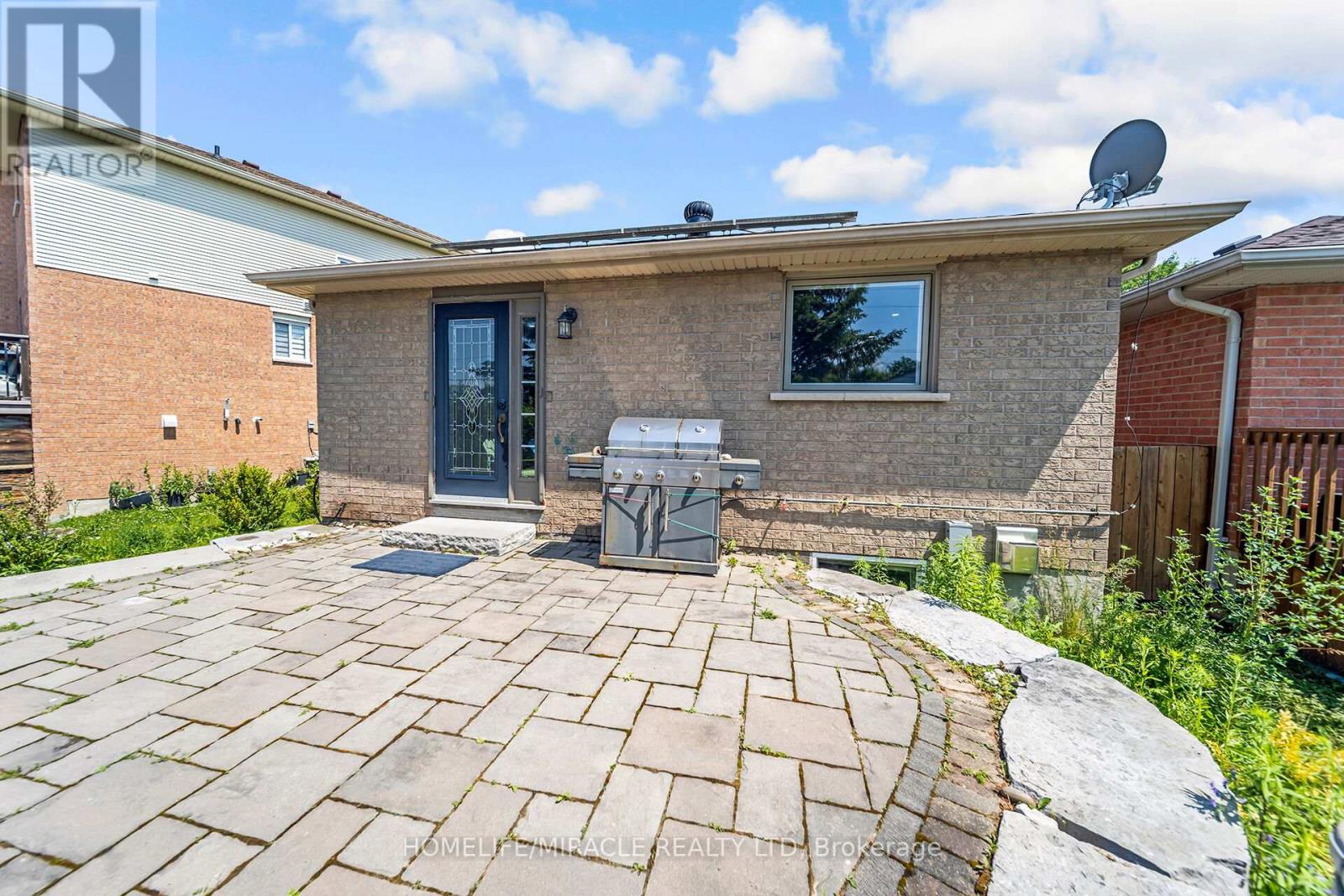 Photo 19 of 24 Chiccony Court, New Tecumseth ON