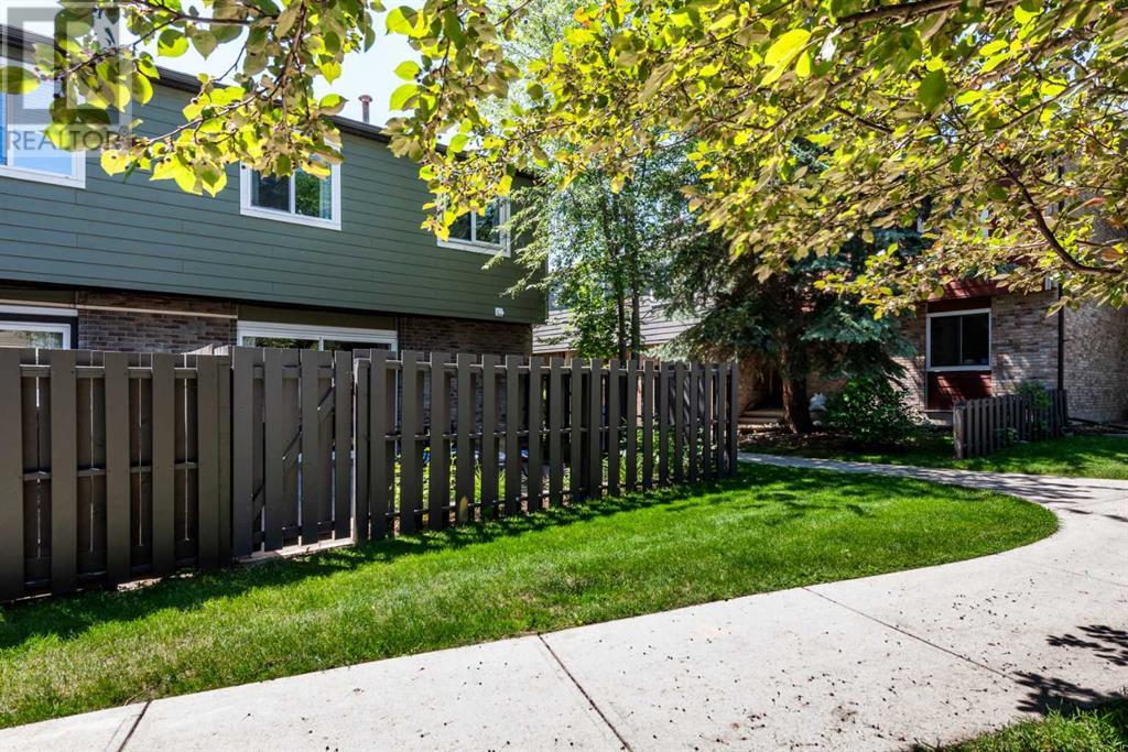 17, 210 86 Avenue SE, Calgary, Alberta