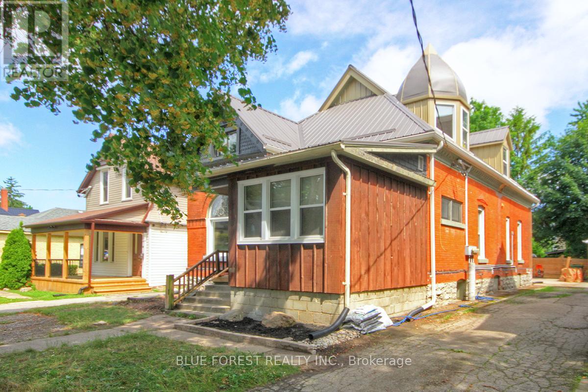 Photo 3 of 89 Gladstone Avenue, St Thomas ON