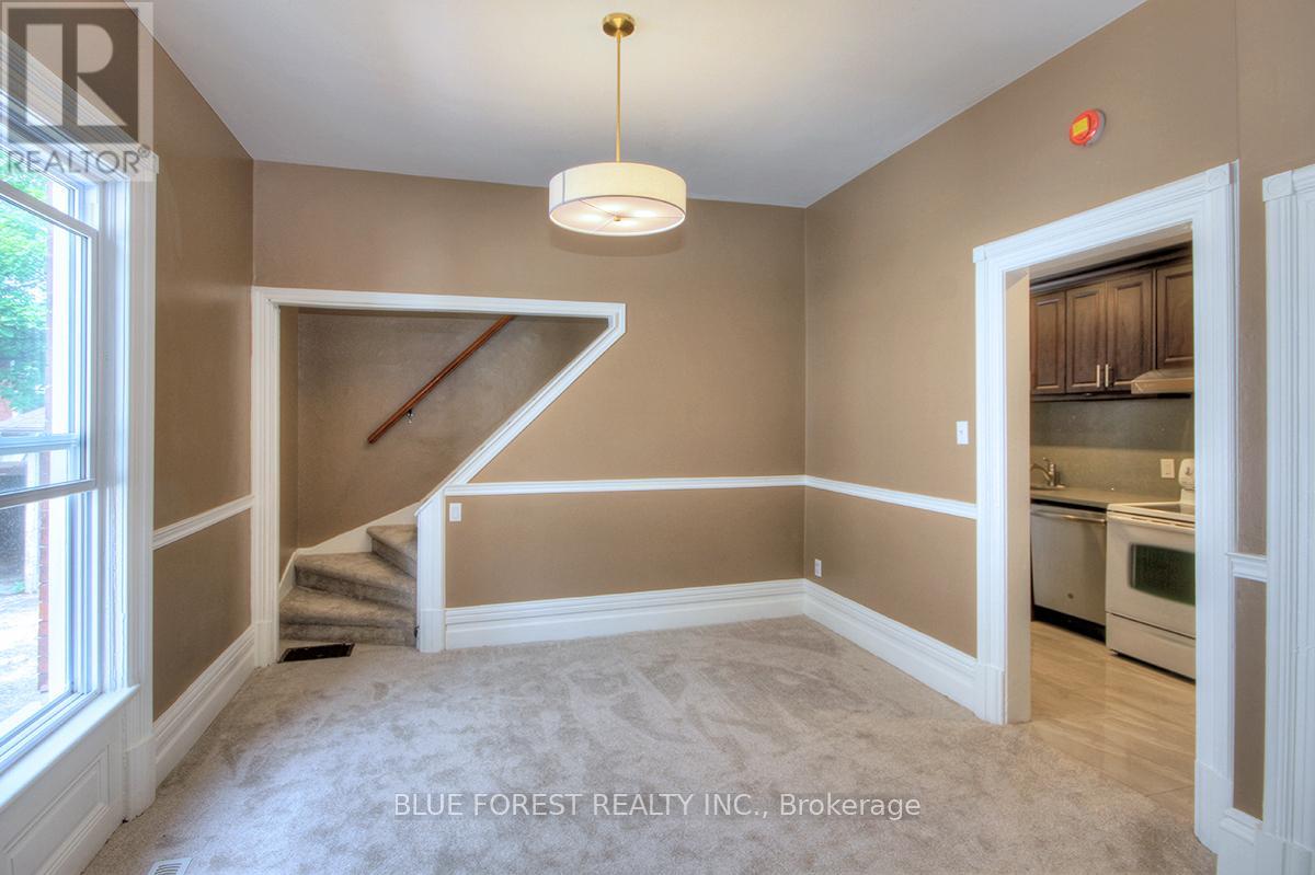 Photo 10 of 89 Gladstone Avenue, St Thomas ON
