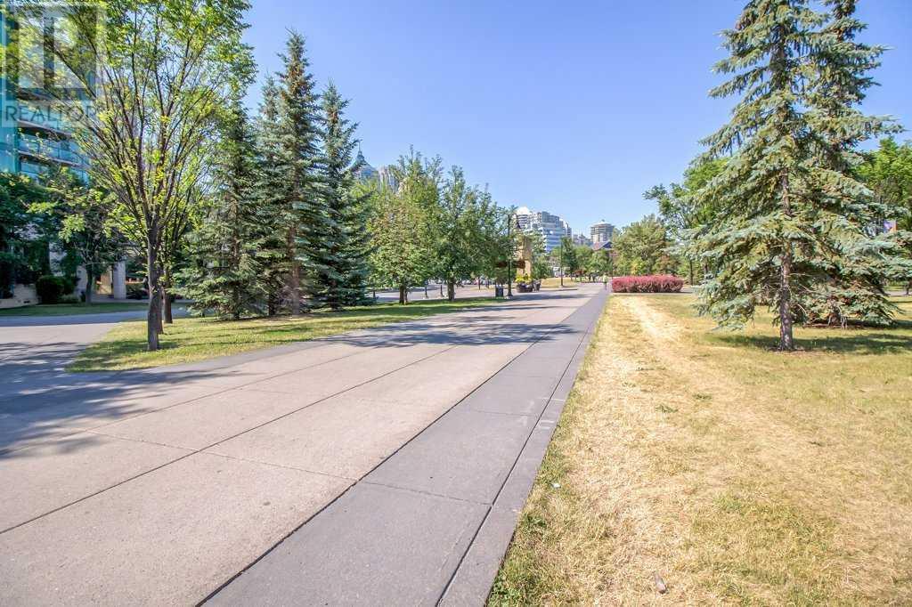 Single Family House for Sale in   Riverfront Avenue SW Chinatown Calgary 