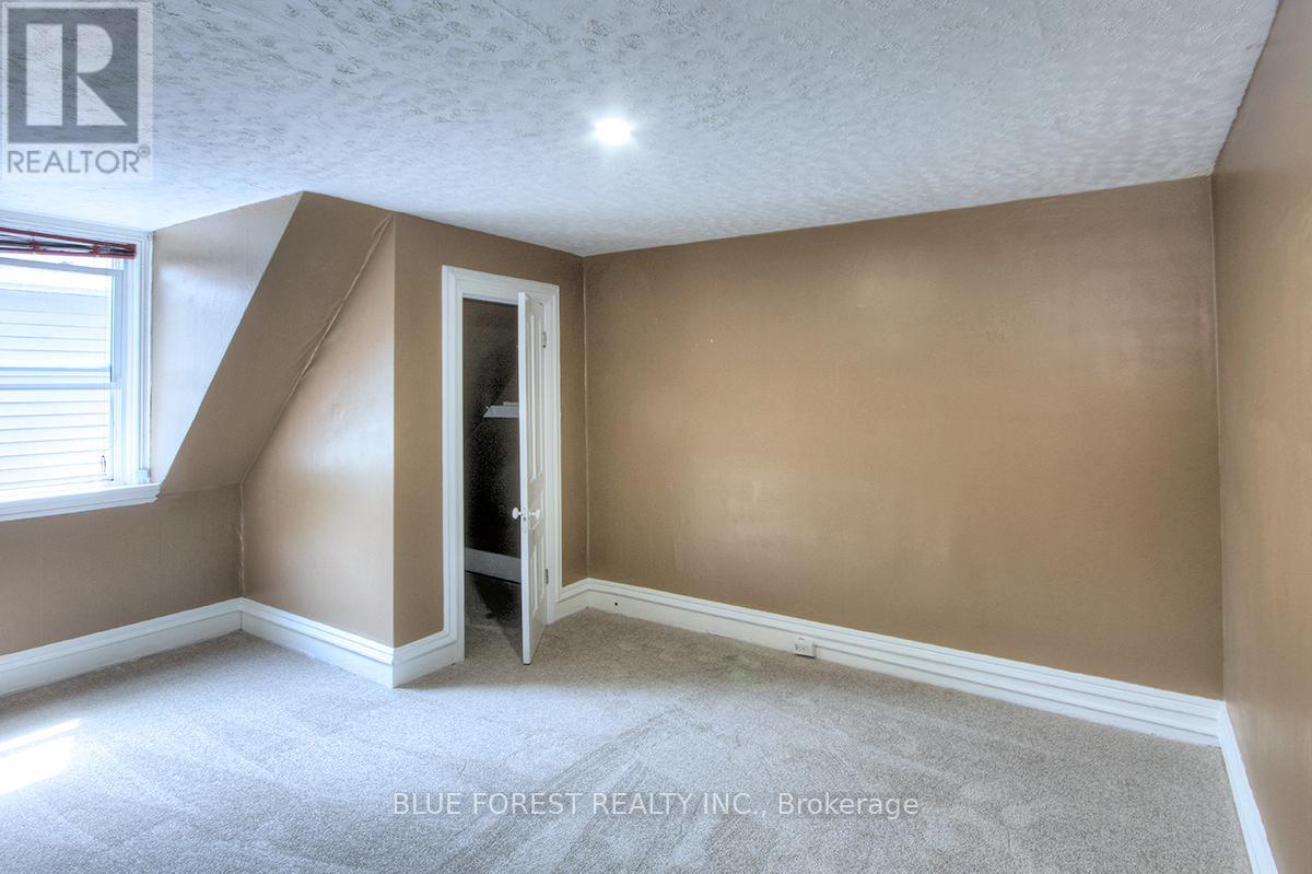 Photo 16 of 89 Gladstone Avenue, St Thomas ON