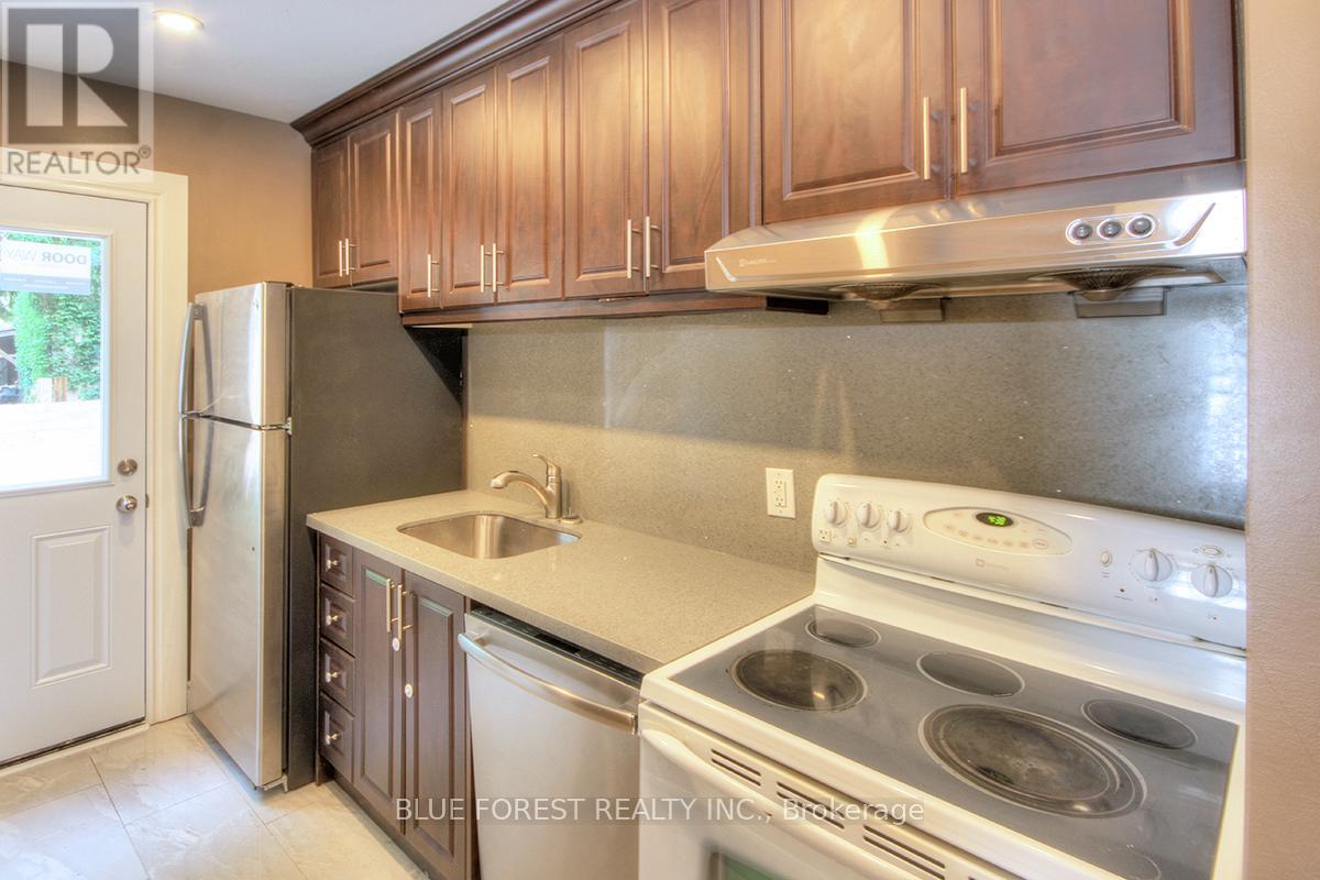 Photo 11 of 89 Gladstone Avenue, St Thomas ON