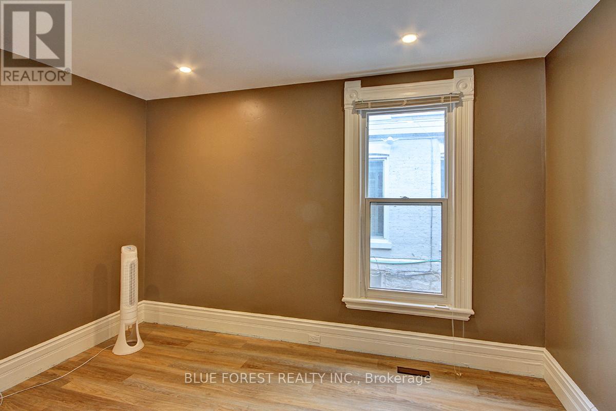 Photo 33 of 89 Gladstone Avenue, St Thomas ON