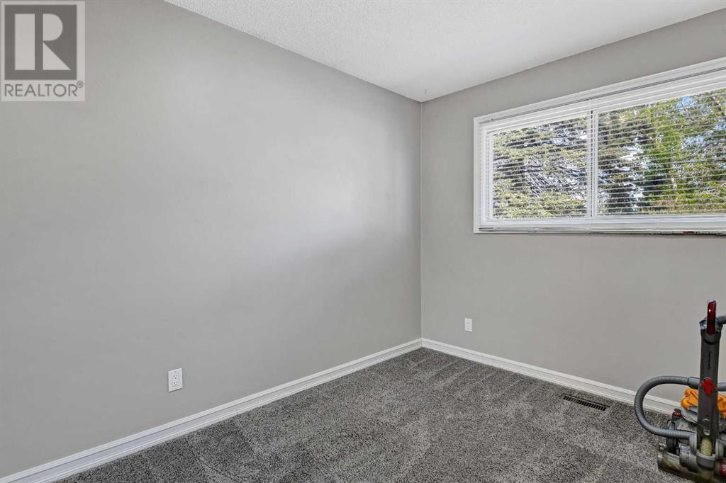 Single Family House Bungalow for Sale in  A Street Mountview Grande Prairie 