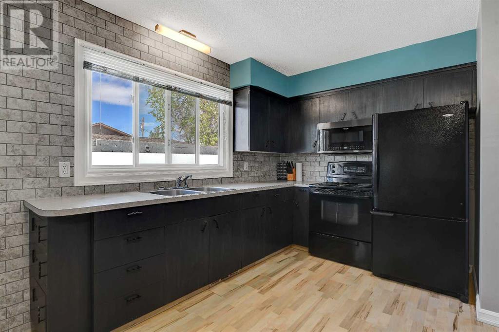 Single Family House Bungalow for Sale in  A Street Mountview Grande Prairie 