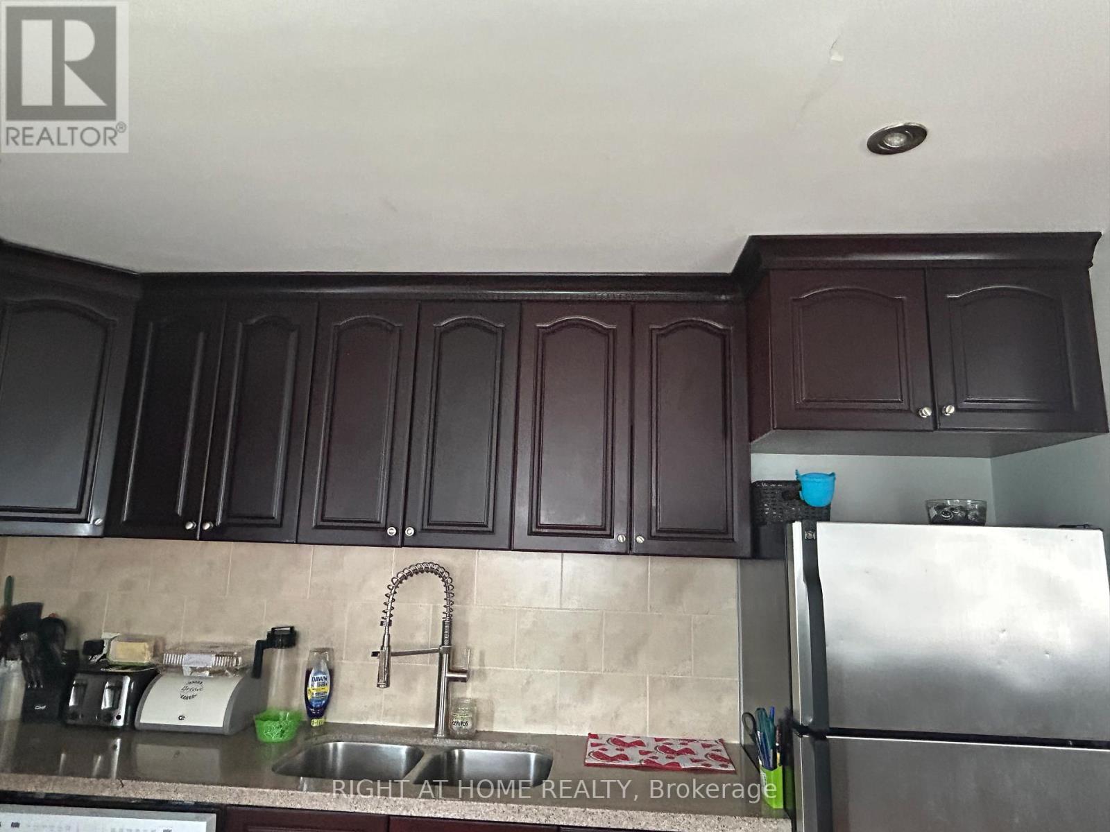 Multi-family House Bungalow for Sale 