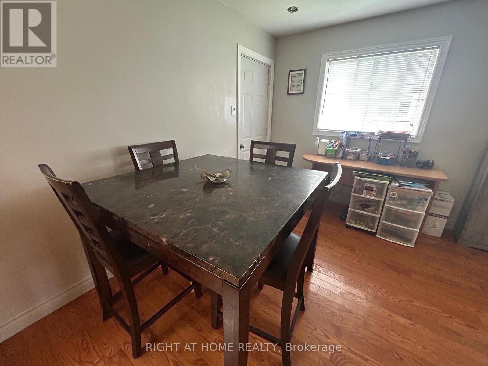 Multi-family House Bungalow for Sale 