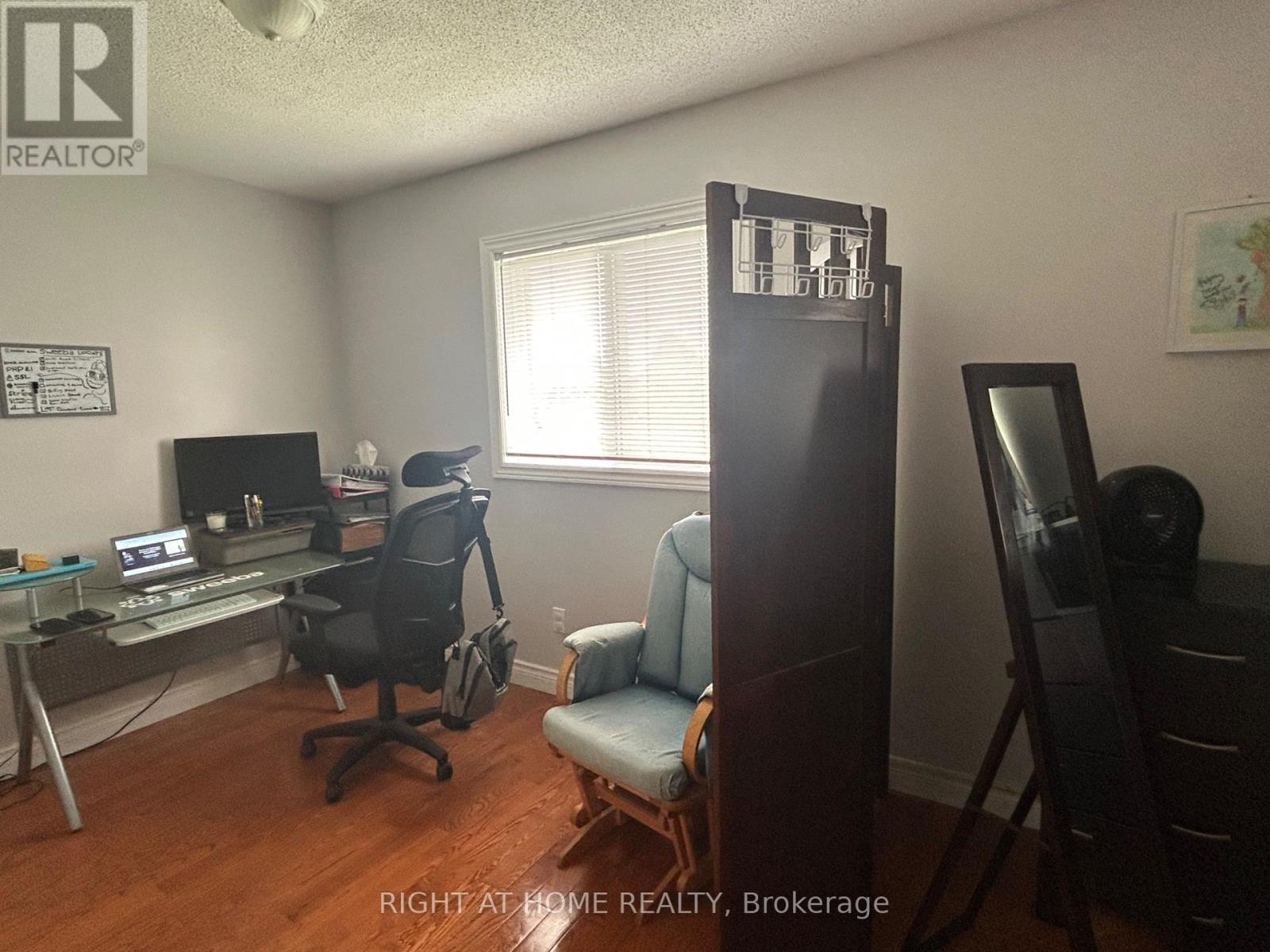 Multi-family House Bungalow for Sale 