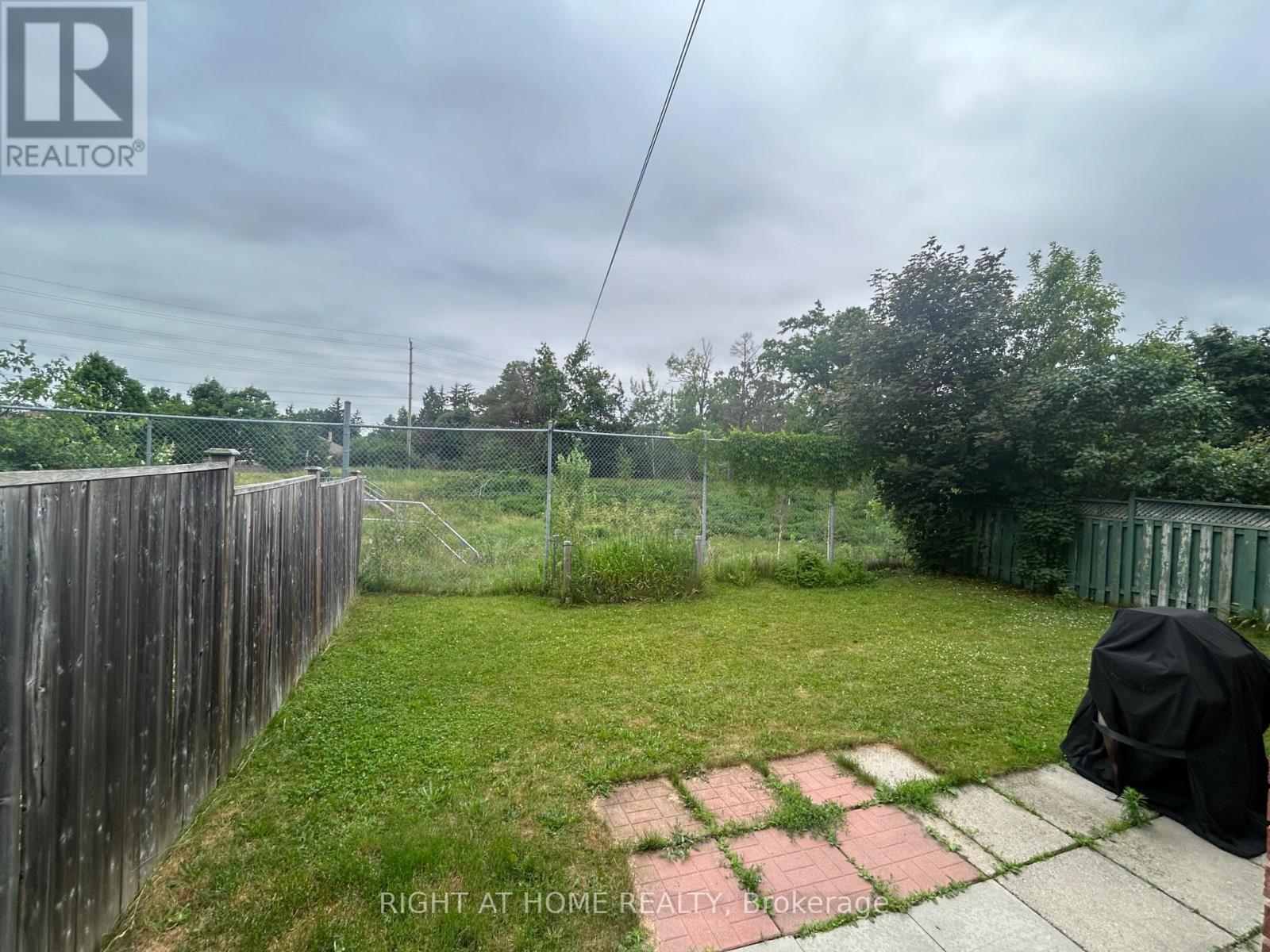 Multi-family House Bungalow for Sale 