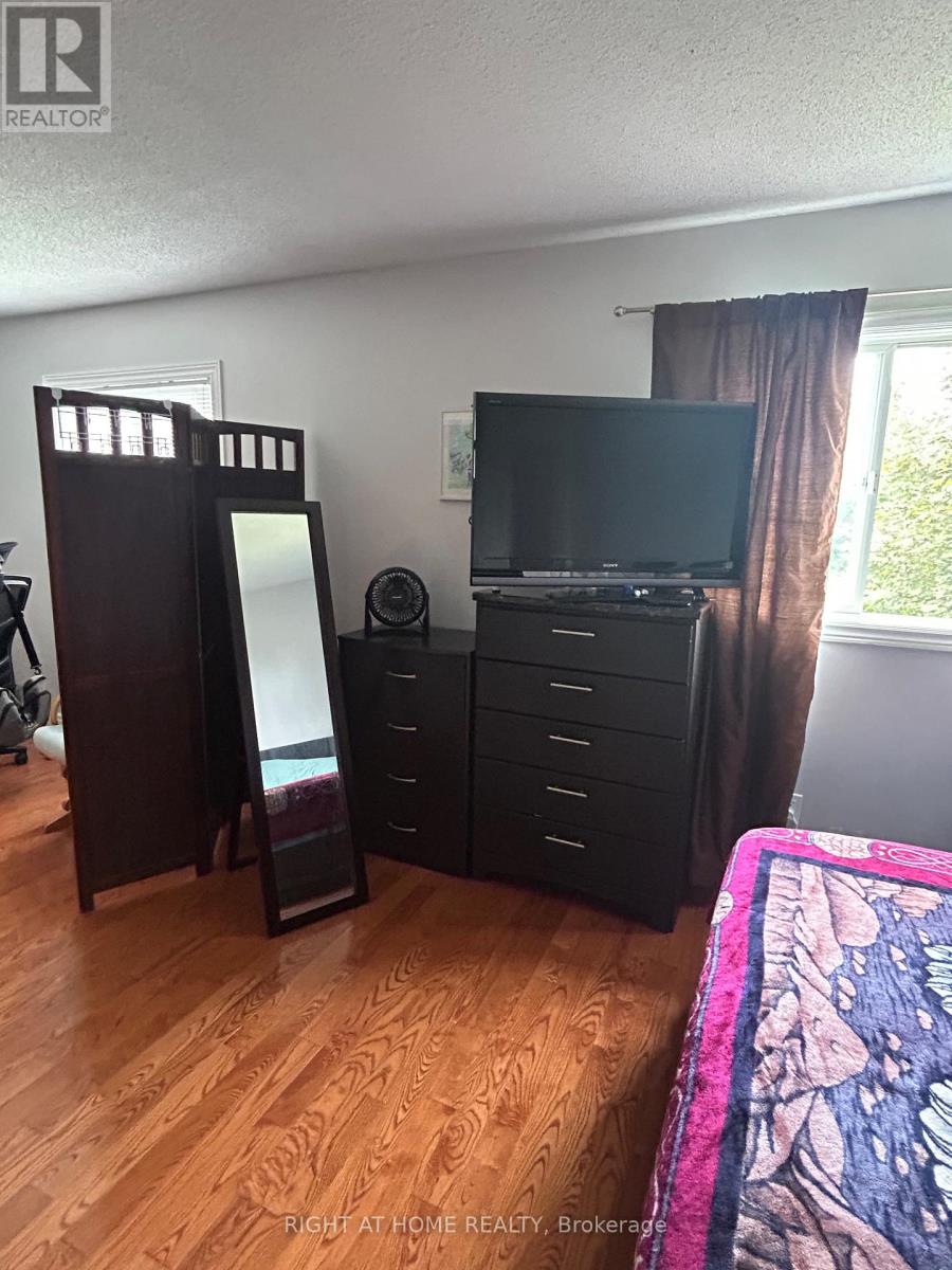 Multi-family House Bungalow for Sale 