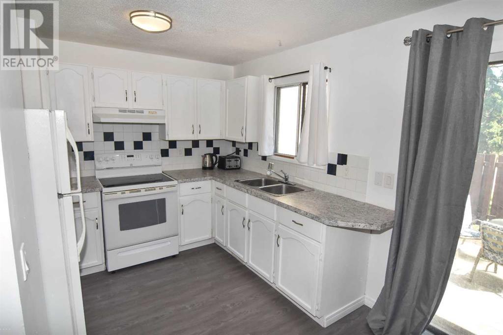 10, 75 Templemont Way NE, Calgary, Alberta